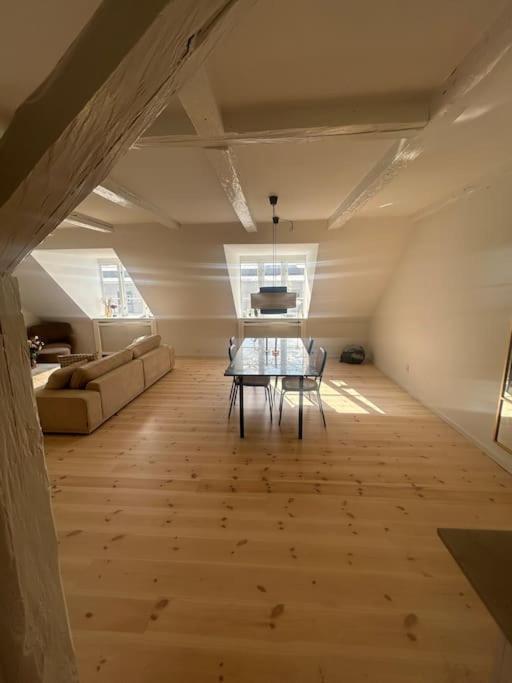 Kings Apt, Doublex W Water View & Private Terrasse Apartment