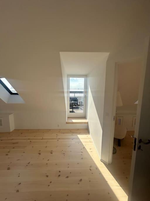 Kings Apt, Doublex W Water View & Private Terrasse Apartment